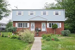 8 Chester Ct, Edison, NJ 08817 - Photo 1
