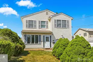 109 Walton St, Edison, NJ 08817 - Photo 1