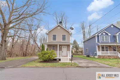81 E Lincoln Avenue, Monroe Township, NJ 08831 - Photo 1