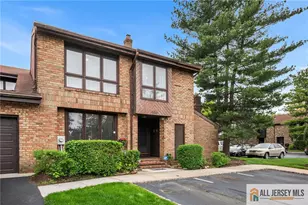 325 Willowbrook Dr, North Brunswick Township, NJ 08902 - Photo 1