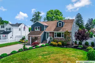 7 Center Pl, Middlesex, NJ 08846 - Photo 1