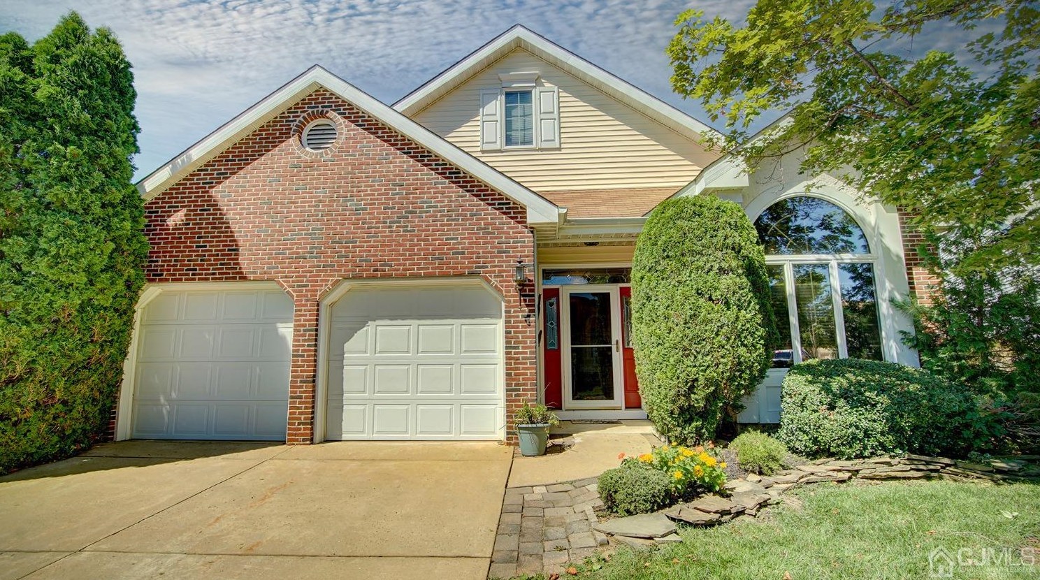 5 Chandler Ct, Monroe Twp, NJ 08831-2690