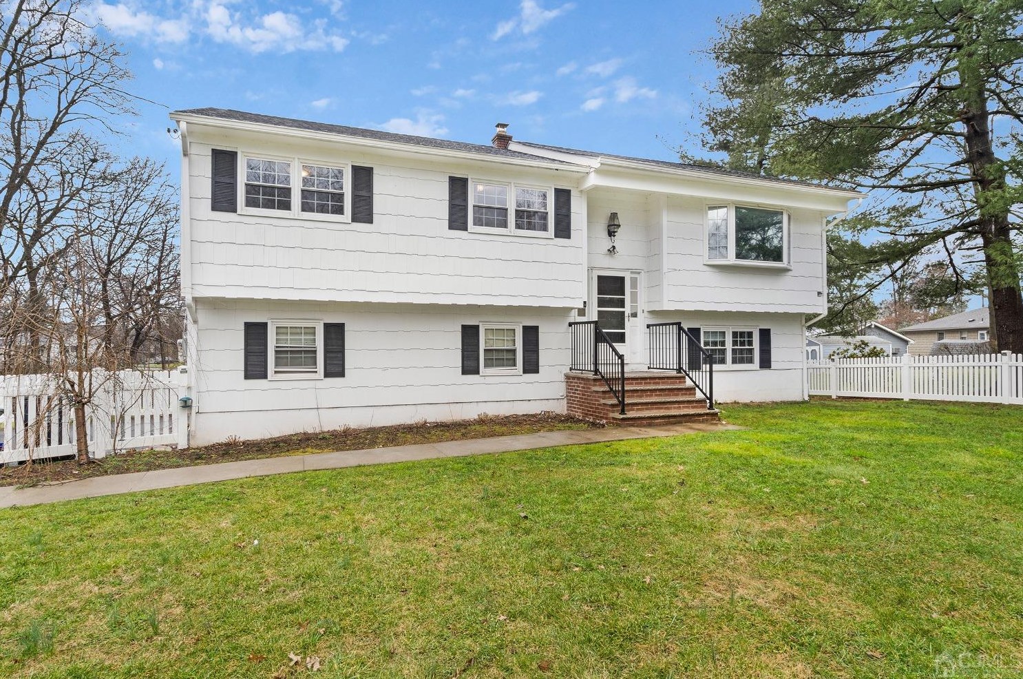 87 Woodland Rd, Piscataway, NJ 08854