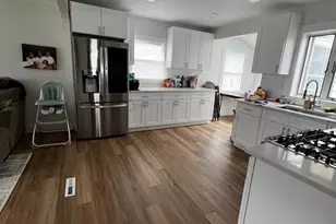 18 6th St, Sayreville, NJ 08872 - Photo 2