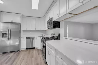 127 Berkshire Court, Piscataway Township, NJ 08843 - Photo 10