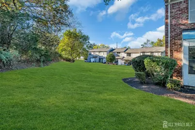 127 Berkshire Court, Piscataway Township, NJ 08843 - Photo 4