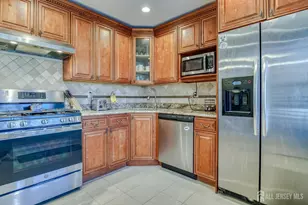 245 NE Palombi Ct, East Brunswick Township, NJ 08816 - Photo 4