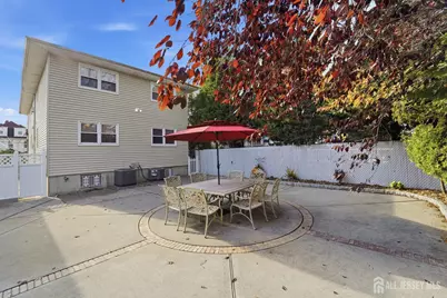 21 Lincoln Parkway, Bayonne, NJ 07002 - Photo 30