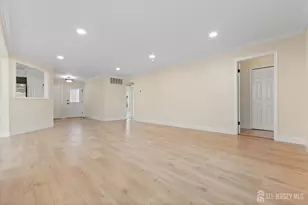 62 Yorkshire Dr, Monroe Township, NJ 08831 - Photo 6