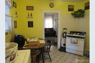82 Pulaski Avenue, Carteret, NJ 07008 - Photo 10