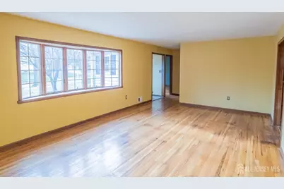 12 Francis Road, East Brunswick Township, NJ 08816 - Photo 2