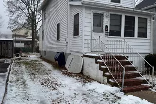 13 Columbus Ave, Edison, NJ 08817 - Photo 2