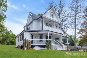 22 Orchard Hill Rd, Bernardsville, NJ 07924 - Photo 2