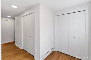 412 Oxford Ln, Monroe Township, NJ 08831 - Photo 4