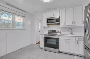 14 College Dr, Edison, NJ 08817 - Photo 20