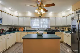 675 Yarborough Way, Monroe Township, NJ 08831 - Photo 16