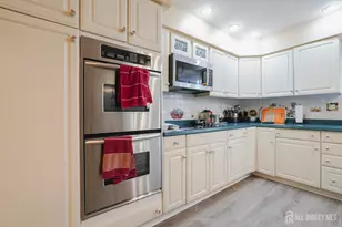 675 Yarborough Way, Monroe Township, NJ 08831 - Photo 18