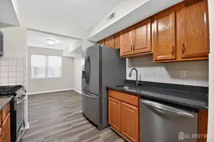 111 Keystone Ct, Woodbridge Township, NJ 07095 - Photo 10