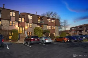 111 Keystone Ct, Woodbridge Township, NJ 07095 - Photo 4