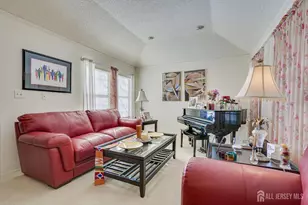 25 Martin Van Buren Dr, Monroe Township, NJ 08831 - Photo 6