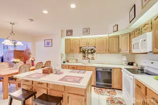25 Martin Van Buren Dr, Monroe Township, NJ 08831 - Photo 16