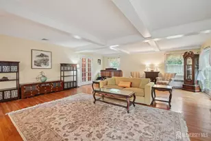 12 Edgewood Rd, Edison, NJ 08820 - Photo 8