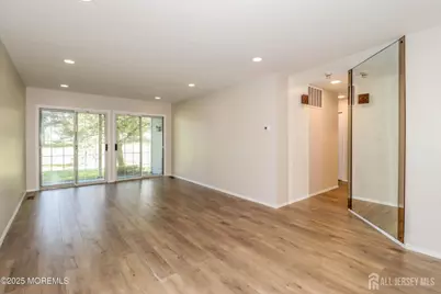 8 Benjamin Franklin Drive, Monroe Township, NJ 08831 - Photo 10