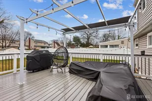 32 Tanglewood Ln, Colonia, NJ 07067 - Photo 16