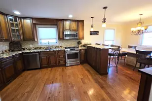 544 Edgeworth St, Middlesex, NJ 08846 - Photo 4