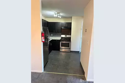 648 Cricket Lane, Woodbridge Township, NJ 07095 - Photo 6