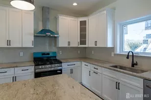 38 Avenue I, Monroe Township, NJ 08831 - Photo 10