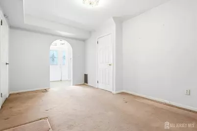 131 Walnut Avenue, Clark Township, NJ 07066 - Photo 8