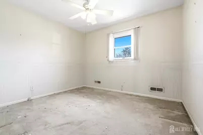 131 Walnut Avenue, Clark Township, NJ 07066 - Photo 32