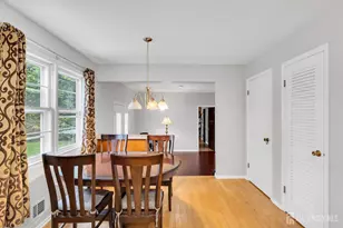 8 Queens Pl, Old Bridge Township, NJ 08857 - Photo 24