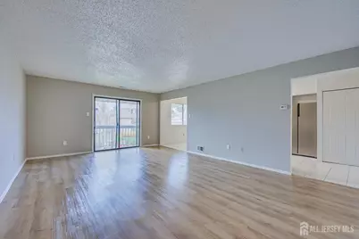 1607 Edison Glen Terrace, Edison, NJ 08837 - Photo 4