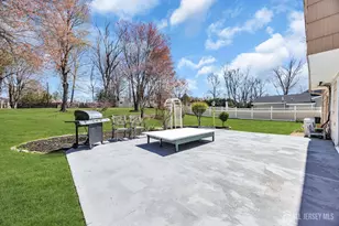 33 Mary Ellen Dr, Edison, NJ 08820 - Photo 30