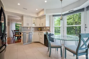 112 Lloyd Ct, East Brunswick Township, NJ 08816 - Photo 2