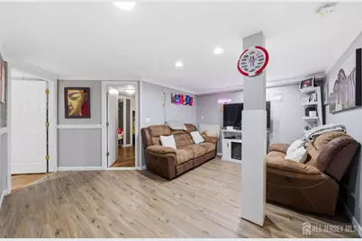 [Address not provided], Woodbridge Township, NJ 07095 - Photo 30