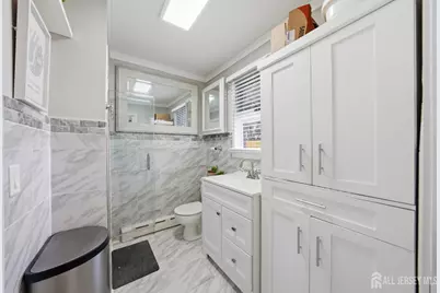 [Address not provided], Woodbridge Township, NJ 07095 - Photo 18