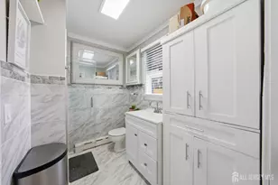 [Address not provided], Woodbridge Township, NJ 07095 - Photo 18
