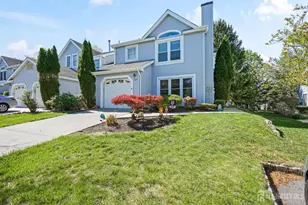 124 Magee Ct, East Brunswick Township, NJ 08816 - Photo 2