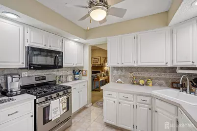 124 Magee Court, East Brunswick Township, NJ 08816 - Photo 10
