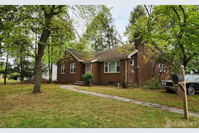 1610 West Seventh Street, Piscataway Township, NJ 08854 - Photo 2