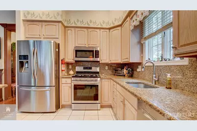 1 Kingston Court, Monroe Township, NJ 08831 - Photo 12
