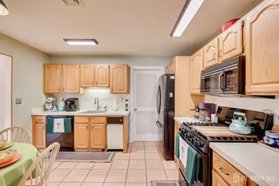 73 Chatsworth Court, Edison, NJ 08820 - Photo 14