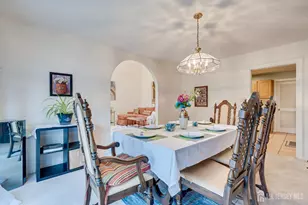 73 Chatsworth Ct, Edison, NJ 08820 - Photo 10