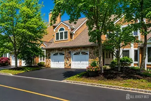 73 Chatsworth Ct, Edison, NJ 08820 - Photo 2