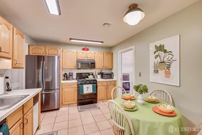 73 Chatsworth Court, Edison, NJ 08820 - Photo 12