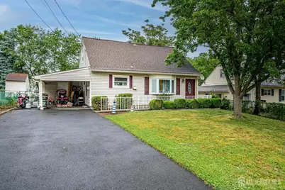 29 Kendall Drive, Sayreville, NJ 08859 - Photo 2