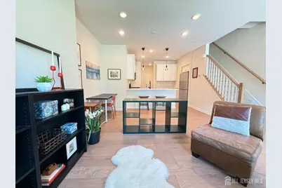 614 Sadie Circle, New Brunswick, NJ 08901 - Photo 2